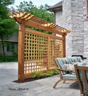 GardenScape – Landscaping for Privacy / A combination pergola/trellis provides privacy for this outdoor dining area.  – Bower Woods llc. Custom Garden Structures, Trellis