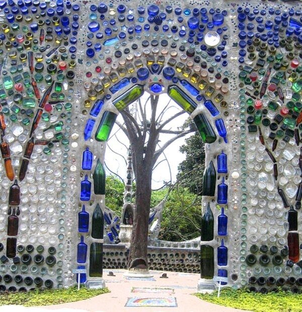 Glass bottle wall