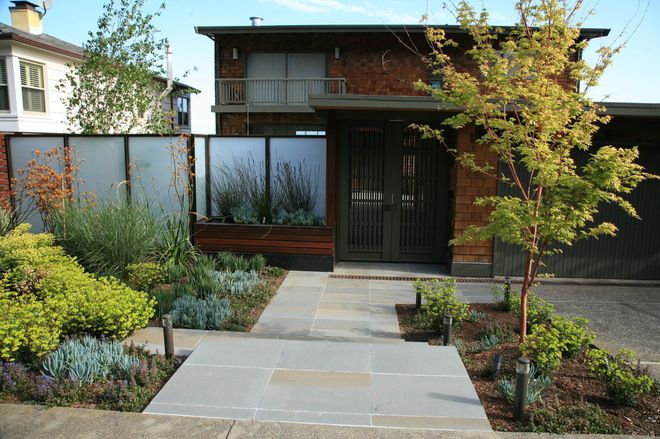 These landscape-pro faves straddle the seasons beautifully. Could one enhance your own yard?