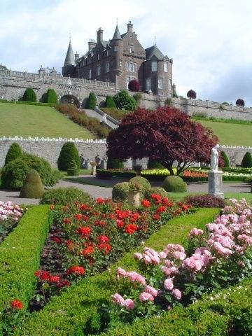 Drummond Castle, Scotland One of the Finest Formal Gardens in Europe