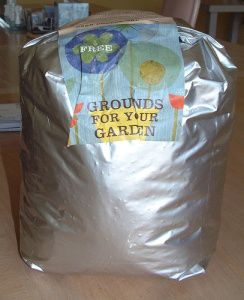 How to use leftover coffee grounds in the garden. Your plants will love you for it!  Plants like hydrangea, tomatoes, blueberries, cranberries, citrus fruit, camellias, gardenias, rhododendrons, and vireyas all love a ph of between 3.0 and 5.0 and coffee grounds will help to achieve this.
