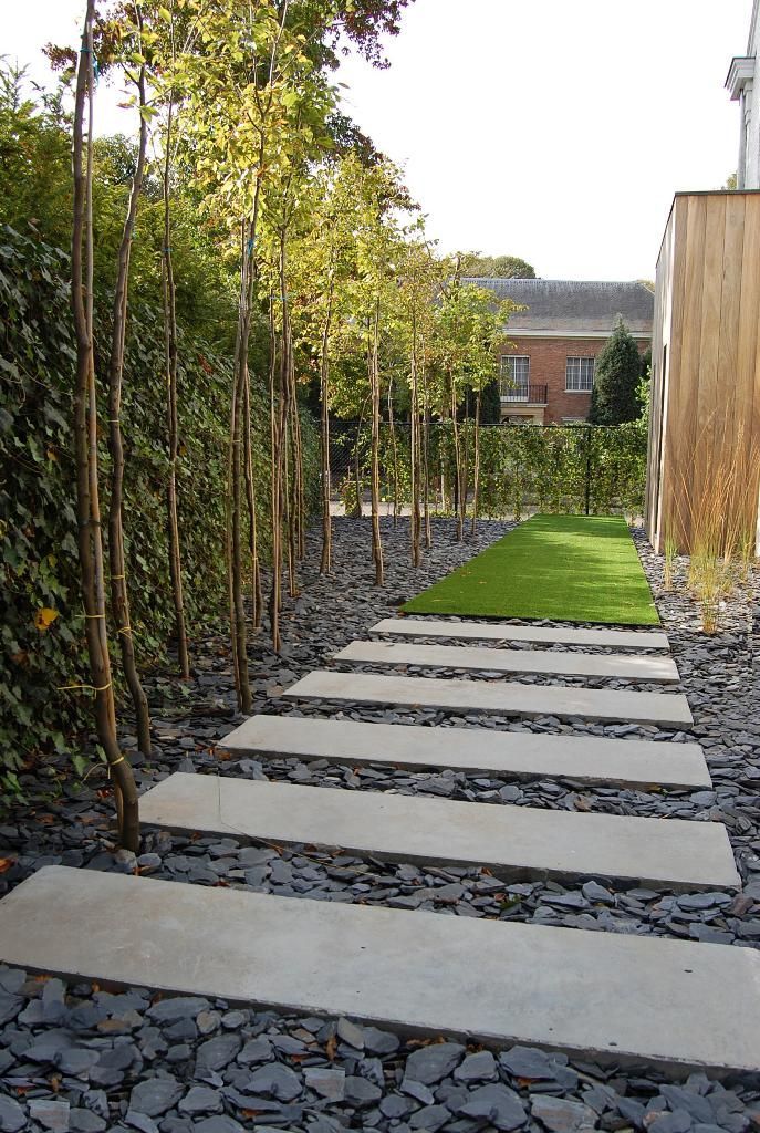 concrete stepping stones with slate crumbles :)