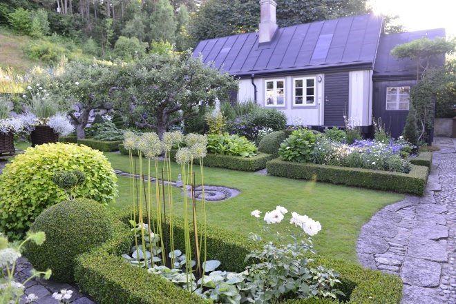 Fun and fabulous! Swedish garden. Claus Dalby, photographer.