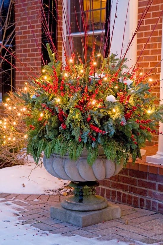 The Best DIY and Decor Place For You: Holiday Outdoor Decorating Tips