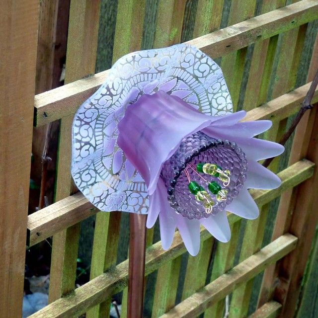 plate flower