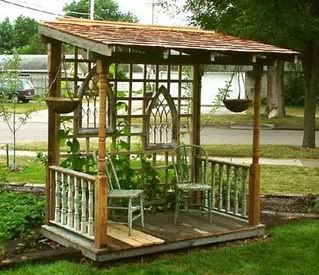 Wood Creations :: little Garden Porch – I love this so much… it seems so simple to make yet is so complete