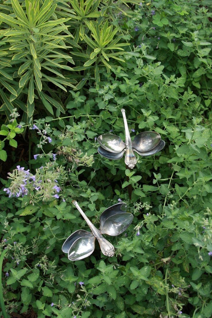 Dragonflies from spoons…