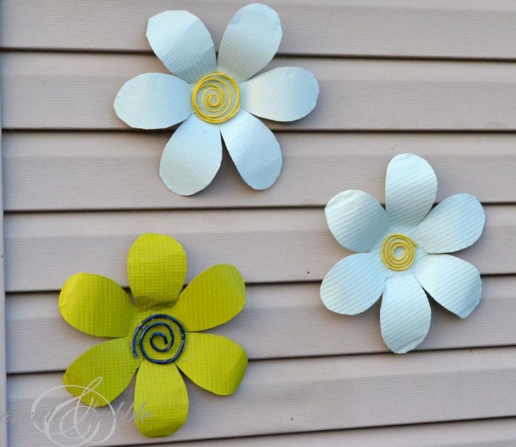 DIY Tin Flowers …such a cute idea for the patio!