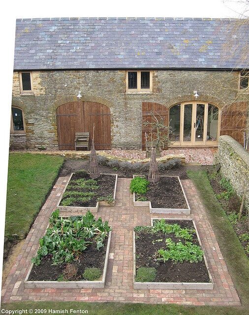 Garden Design Inspiration: Brick paths & raised beds