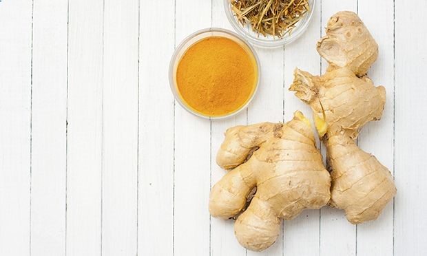GengibreO gengibre tem ao termognica e auxilia na queima de calorias, diz Natlia. Coloque rodelas de gengibre e folhas de hortel em 1 litro de gua gelada e beba durante o dia. Vale tambm salpicar em saladas e misturar em sucos.