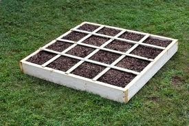 another list of different vegetables and how many of each one can fit in a square foot