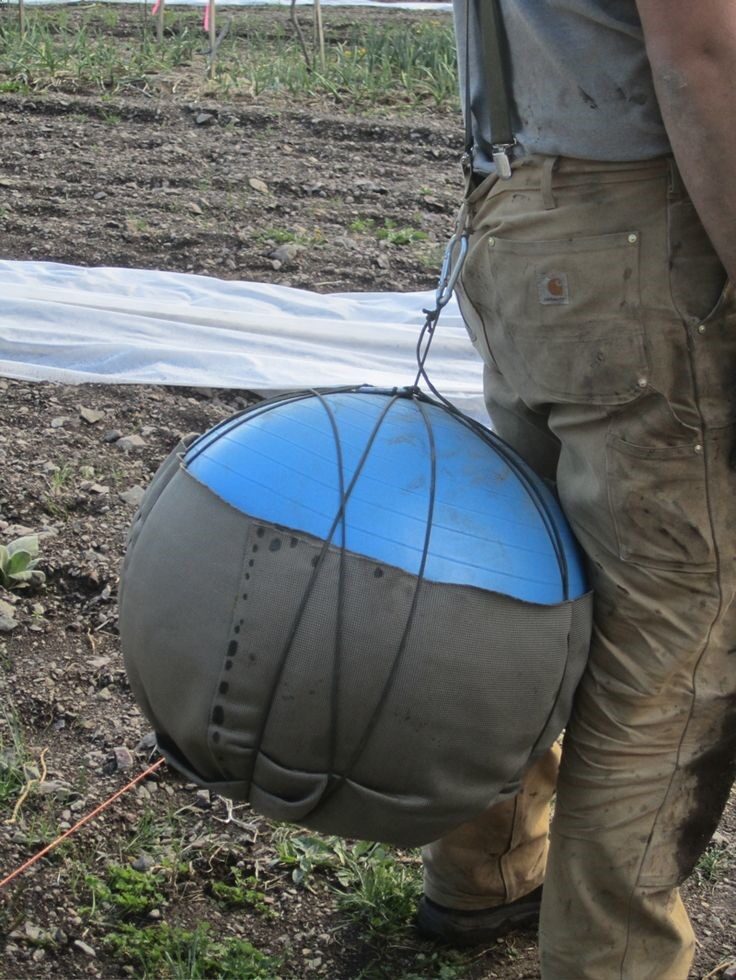 The Garden Task Back-Saver This is a great idea for planting seeds, picking green beans and a lot more….