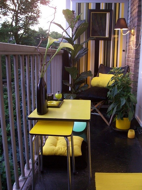 charming tiny apt balcony garden