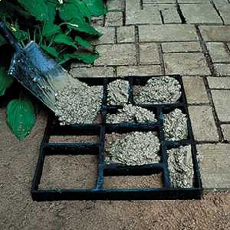 DIY garden path. Love this