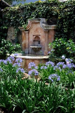 Guatemala, Antigua, Hotel San Domingo, fountain  Danile Schneider/Photononstop/Corbis