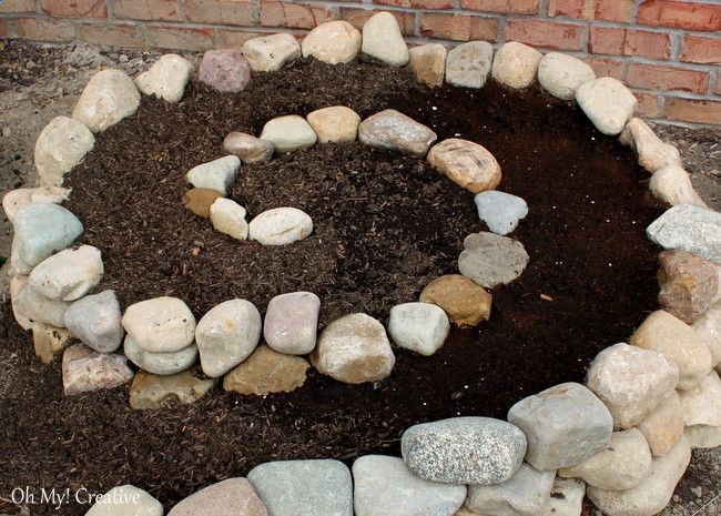 Hometalk :: How to Create a Small Vegetable Garden Using a Garden Spiral