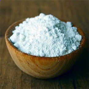 Sweeten your tomatoes by sprinkling baking soda on the soil around your tomato plants.